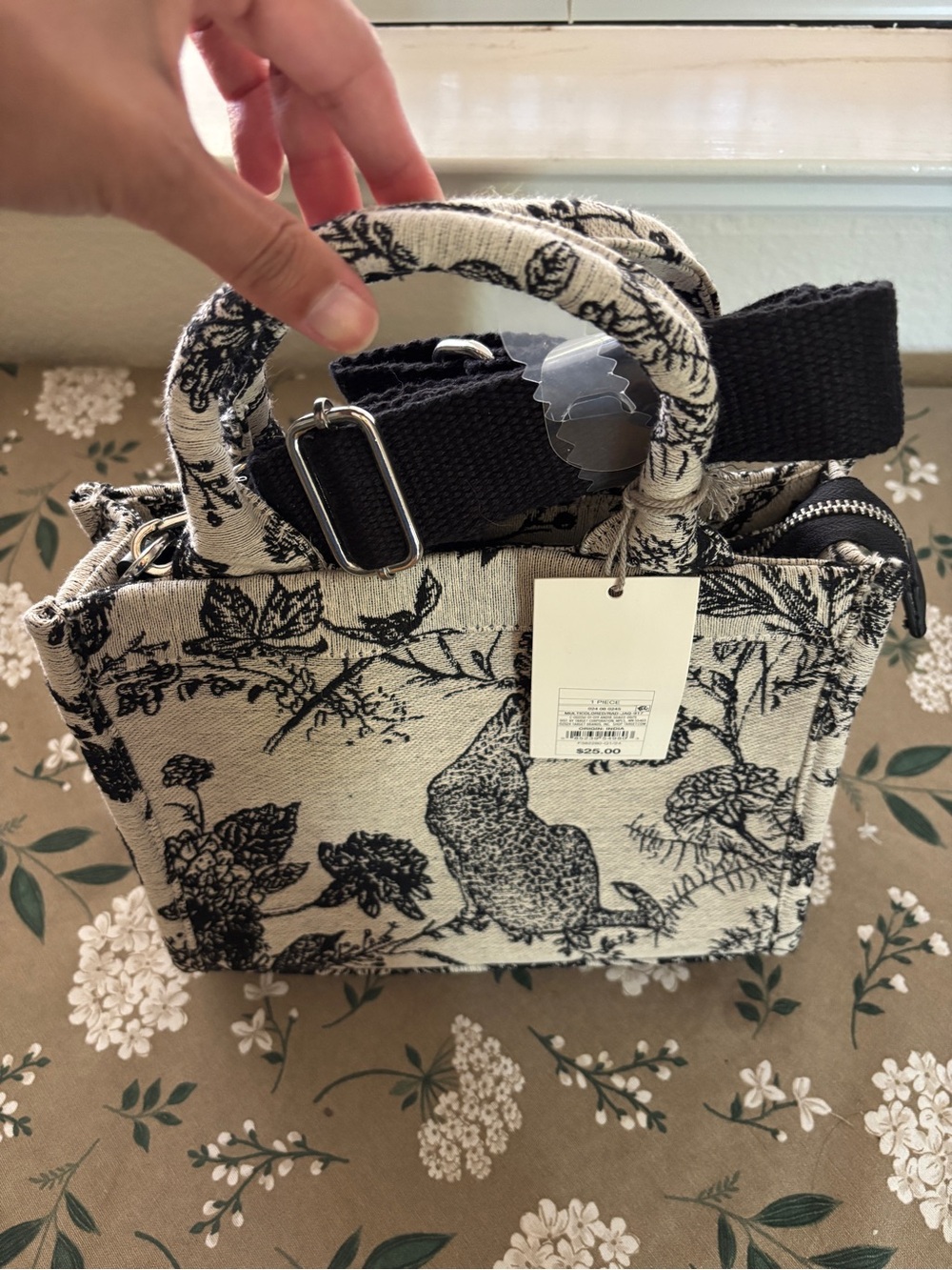 NWT, a new day Black & Cream Botanical Tote with Removable Strap, target - Picture 2 of 6